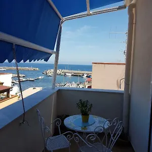 La Rosa Dei Venti , Isola delle Femmine Italia